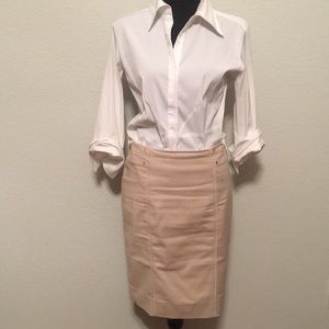 White House Black Market perfectform  lined skirt